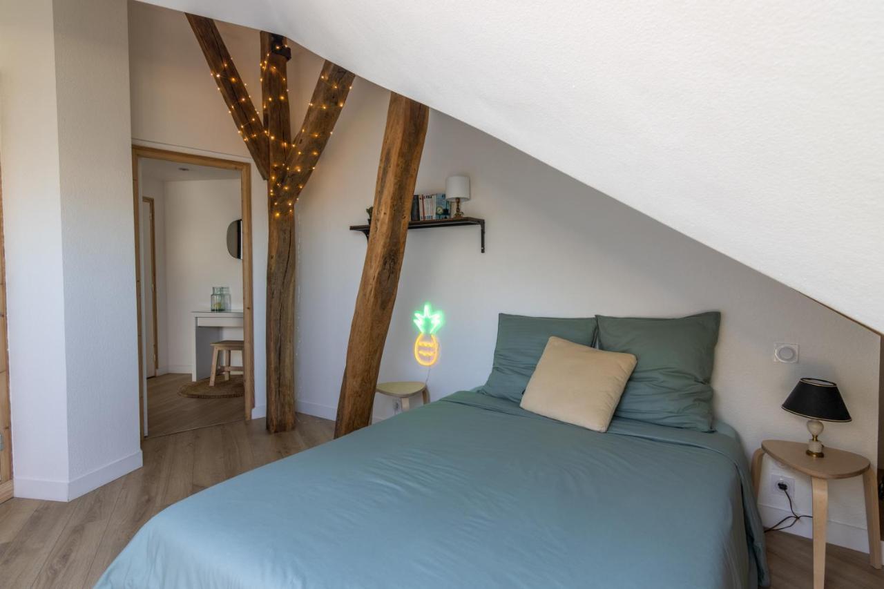 APPARTEMENT DUPLEX SAUMUR CENTRE, refait à neuf, à proximité du château Saumur Exterior foto
