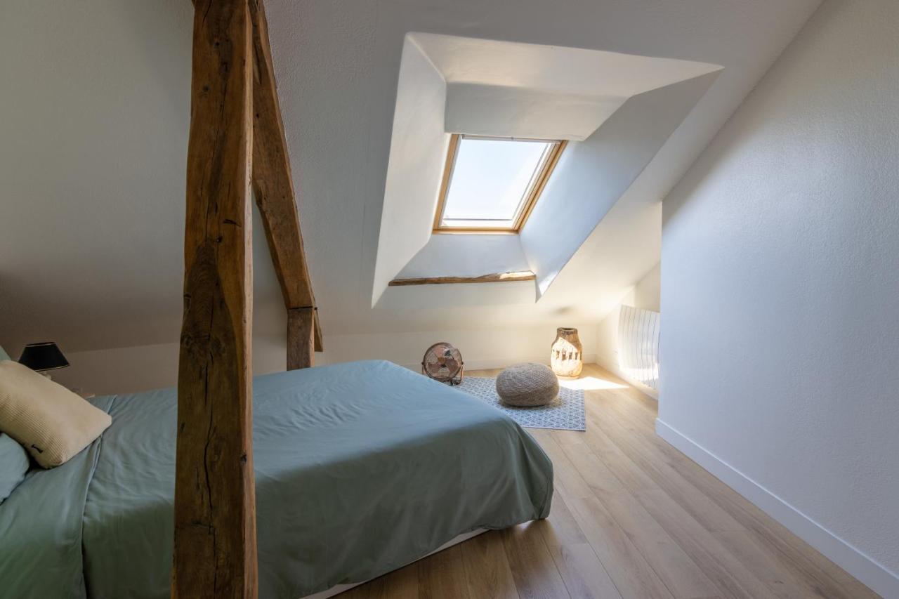 APPARTEMENT DUPLEX SAUMUR CENTRE, refait à neuf, à proximité du château Saumur Exterior foto